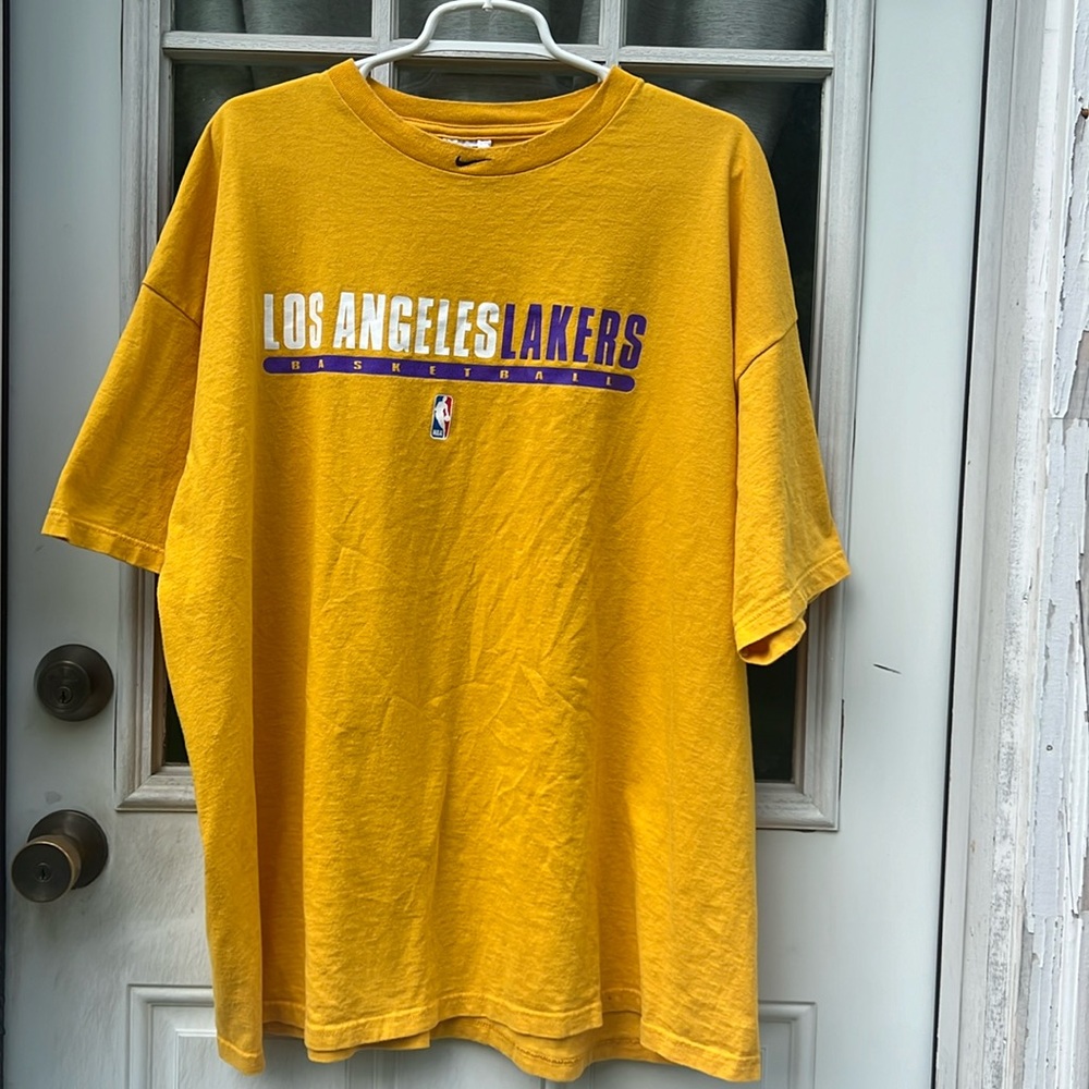 Vintage Nike NBA Los Angeles Lakers Center Swoosh Shirt